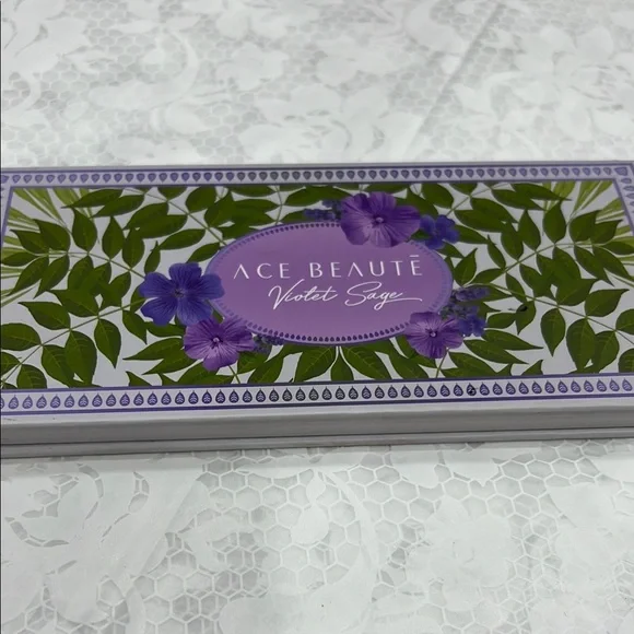 Ace Beaute Pink and Green Eyeshadow Palette Vibrant Colors - Picture 3 of 3